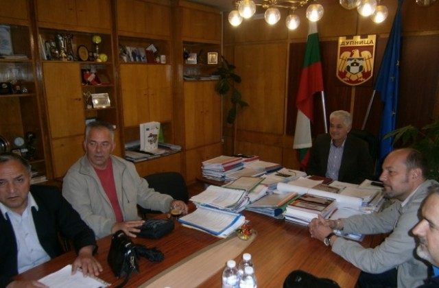 Център за обучение на студенти и предприемачи за дизайн и модни продукти откриват в Дупница