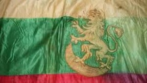 Венци и цветя в знак признателност към героите