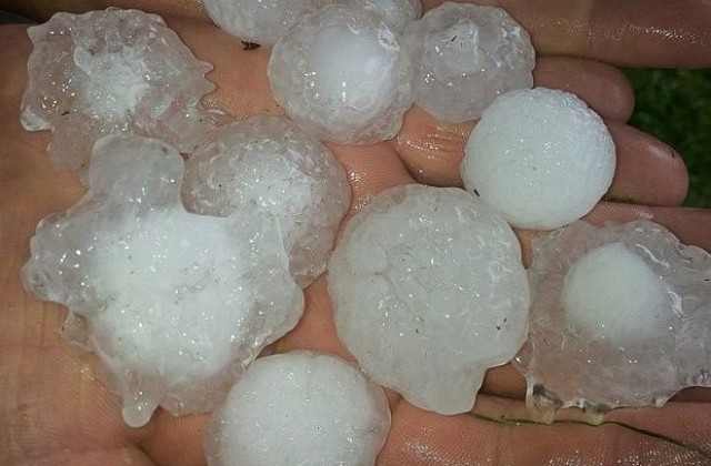 Жълт код в страната заради гръмотевични бури и градушки