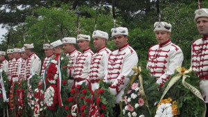 Поклонихме се пред Ботев и неговата чета