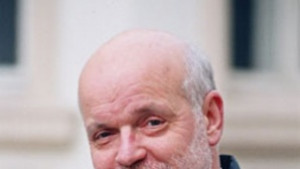 Анатоли Кръстев свири с Габровския камерен оркестър