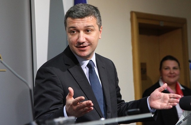 Няма да се стигне до санкции от ЕС за Южен поток, увери Стойнев