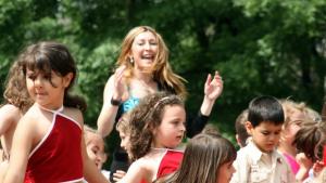 С песни и танци малчуганите от детските градини посрещнаха лятото