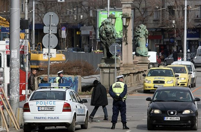 Спират движението по столичния Лъвов мост за 45 дни