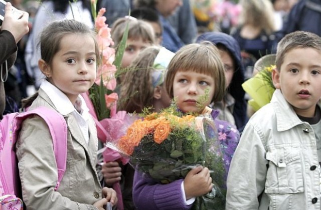 Приемат близо 11 600 първолаци в столицата през следващата година