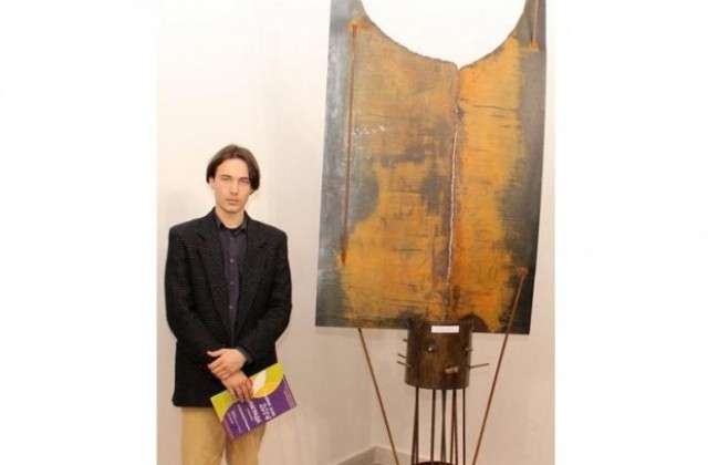 Студент от ВТУ ще участва в световен симпозиум по скулптура в Южна Корея