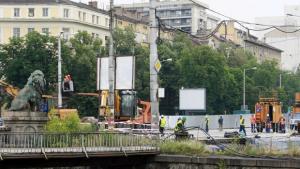 Спират движението по Лъвов мост заради ремонт