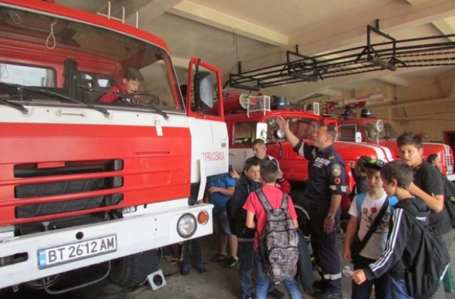 В Горна Оряховица спретнаха детски празник в пожарната