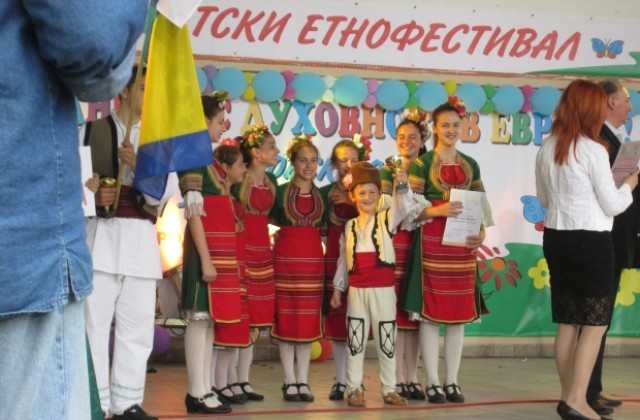 ДФГ „Трепетлика с първо място на етнофестивал Деца на Балканите- с духовност в Европа