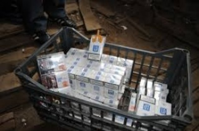 Иззеха контрабандни цигари от търговски обект