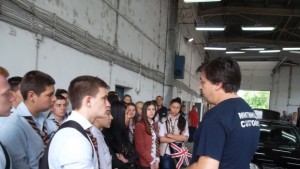 Рон и Роко демонстрираха безпогрешен нюх пред русенски ученици