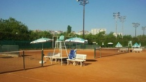 Тенис за 10 000 долара и тенис за аматьори