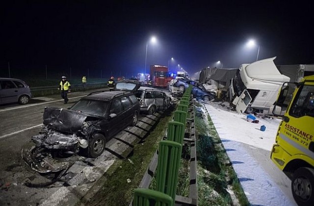 Седем души загинаха при катастрофа с украински автобус в Полша