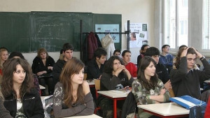 Обявиха порано оценките от матурата на зрелостниците