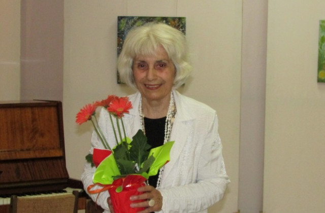 Счетоводителка показва в изложба стремежа към красотата