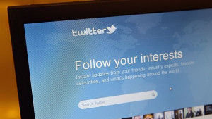 ЦРУ с акаунти в Туитър и Фейсбук