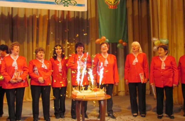 Концерт и награди за рождения ден на Дамски туристически хор Божур