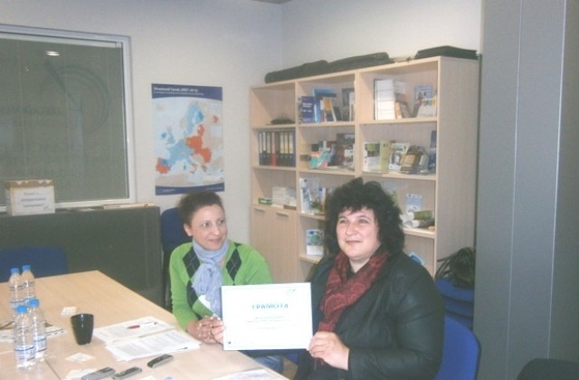 Обучават ученици как да печелят европейско финансиране