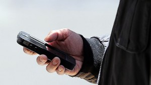 Джаджа позволява телефонът ни да се зарежда с огън и