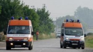 23годишен без книжка заби колата на майка си в стълб