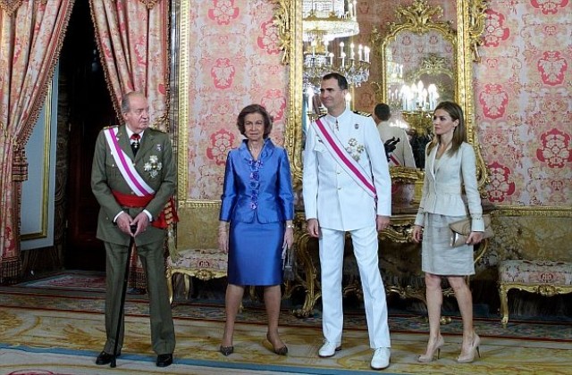 Кралската абдикация вдигнала рейтинга на испанската монархия