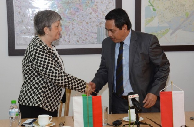 Посланикът на Индонезия с интерес към карго летище и технология за добив на пшеница