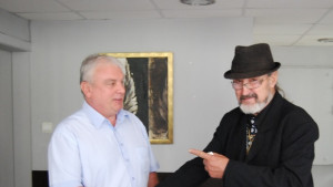 В приемната на Евгени Стоев великотърновци настояват за незабавна оставка