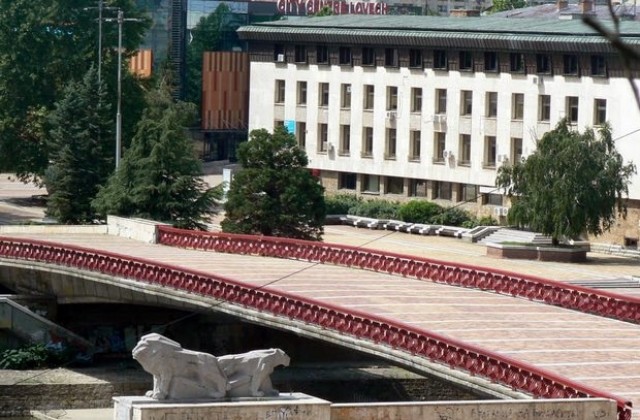 Кметът забрани движението на коли в пешеходната зона на Ловеч