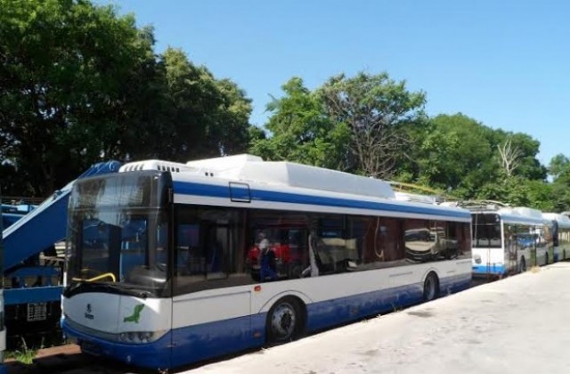 Пристигнаха още 4 от новите тролейбуси