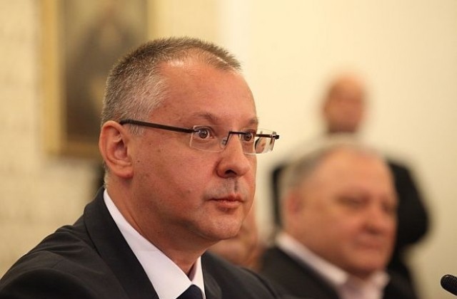 Станишев: Оставка на кабинета след вота и избори през юли