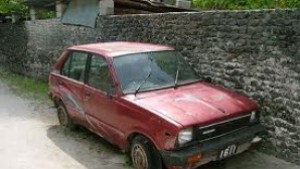 Изоставени коли пречат по варненските улици паяк ги вдига след