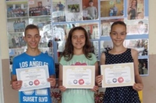 Наши ученици класирани за световно състезание по математика, участието им под въпрос заради липса на средства