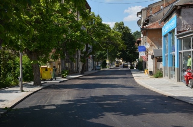 Вторият участък от ул. Николаевска е с нова асфалтова настилка