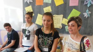 Учениците от ПГИМ работят във фирми за кетъринг спедиция банки