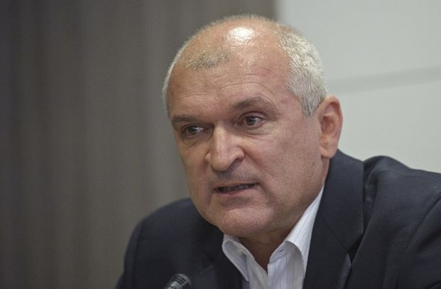 ГЕРБ зададе на кабинета задача за първолак в дебатите по вота на недоверие