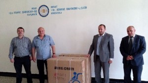 Дариха болницата в Кърджали с инвалидни колички придобити срещу капачки