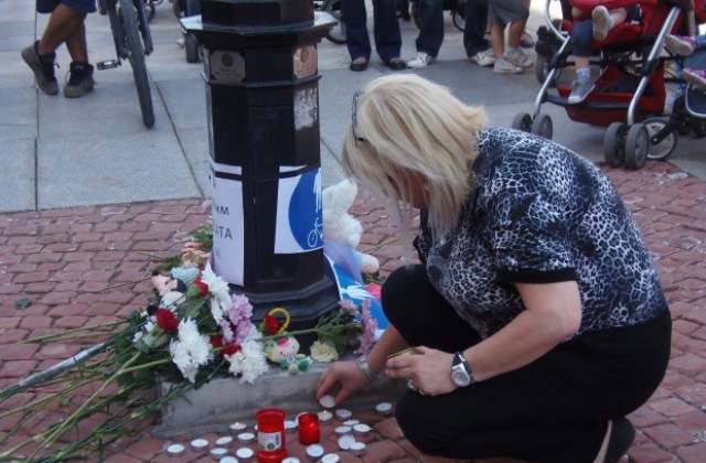 Майки чакат убиеца на Паоло пред съда в Пловдив, той не дойде