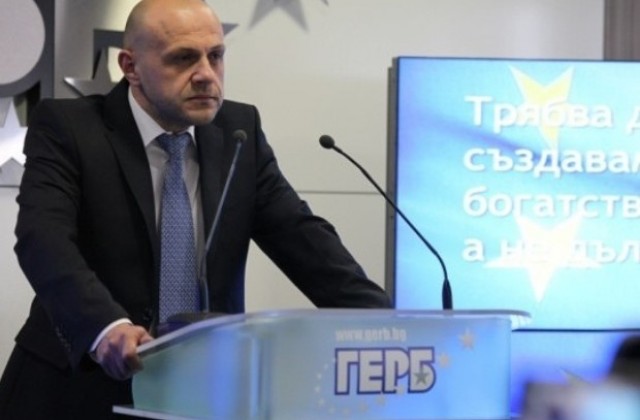 Дончев: Целта на БСП и ДПС е „бомбата да гръмне” в други ръце