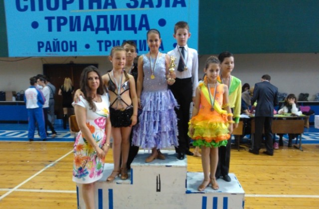 Ксандриния Капелова и Денислав Иванов от Ксани денс отново първи