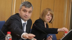 Столичните общински съветници си вдигнаха заплатите за втори път тази