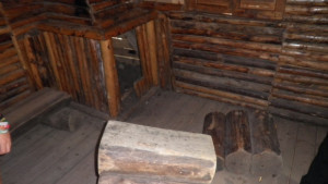 Хванаха две момичета чупили пейки в Хисарлъка