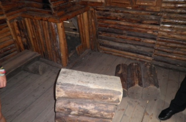 Хванаха две момичета, чупили пейки в Хисарлъка