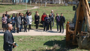 Обезвреждат бомба в симитлийския парк