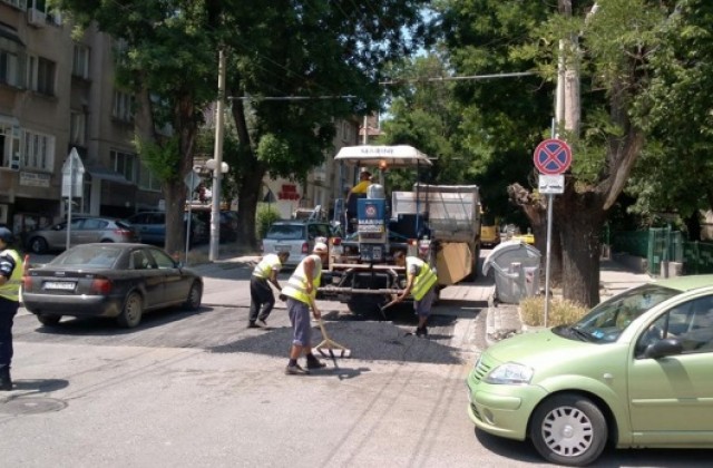 Преместват автобусна спирка „Алана“