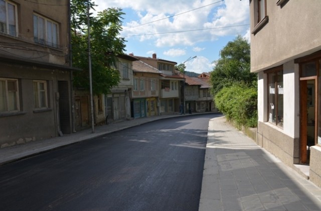 Изцяло завърши асфалтирането на ул. Николаевска