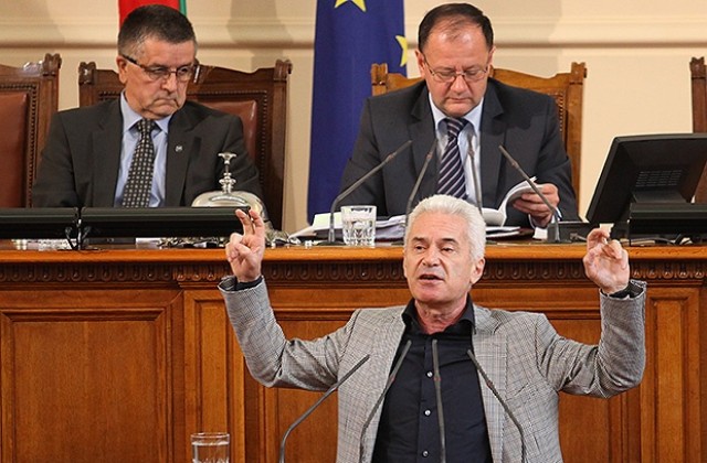 Сидеров: Чака ни тежка политическа криза, ако народът не се събуди