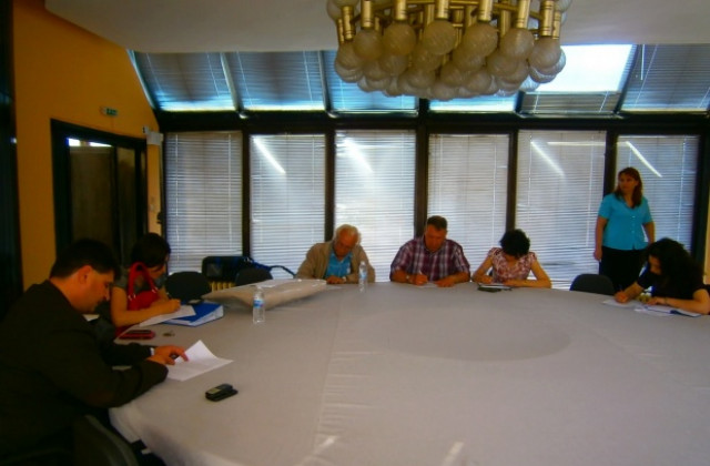 Една фирма участва в процедурата за реконструкция на Спортната зала в Дупница