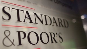 S P понижи кредитния рейтинг на България
