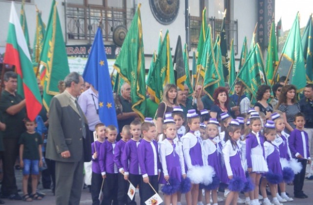 2000 ловци дефилираха по улиците на В. Търново /снимки/