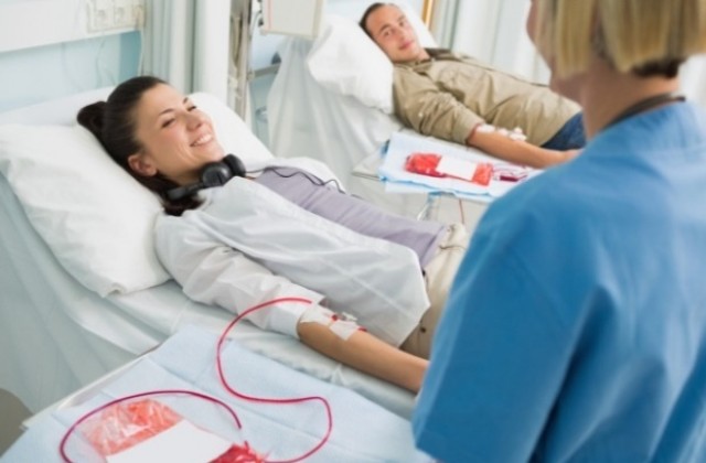 Доброволци осигуряват 25% от нужната за преливане кръв